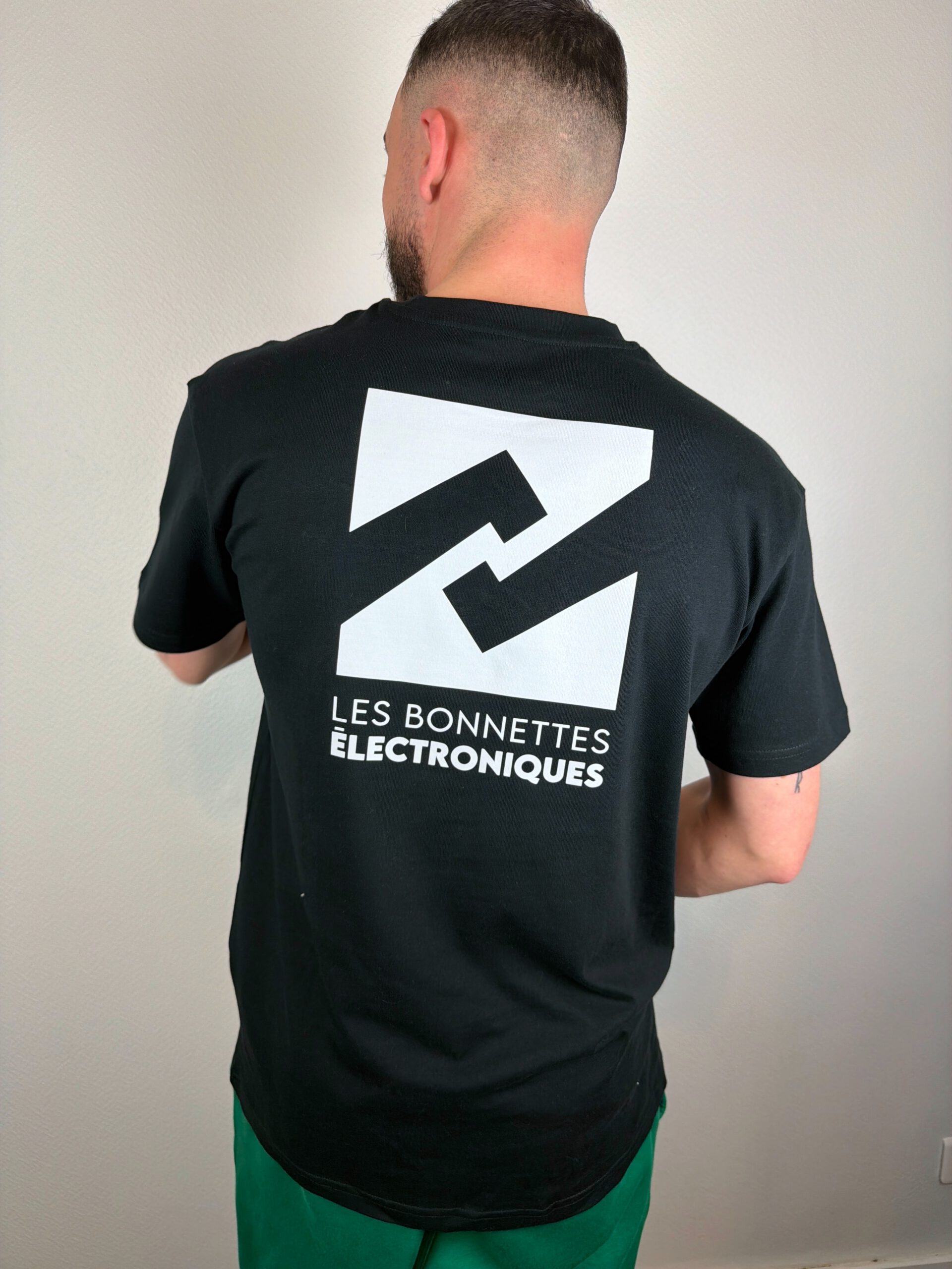 T-shirt noir officiel Les Bonnettes Électroniques - Modèle Homme