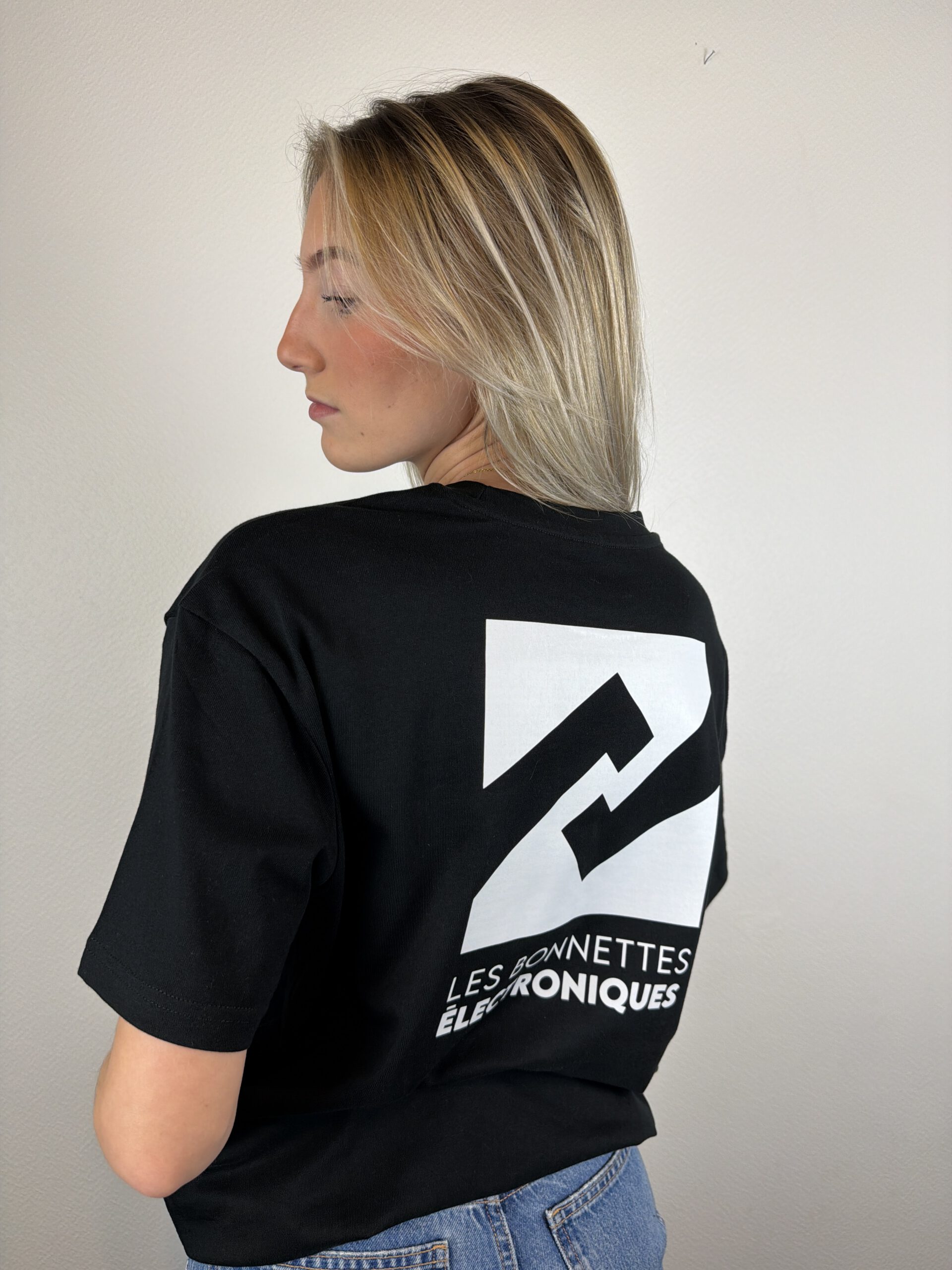T-shirt noir officiel Les Bonnettes Électroniques - Modèle Femme